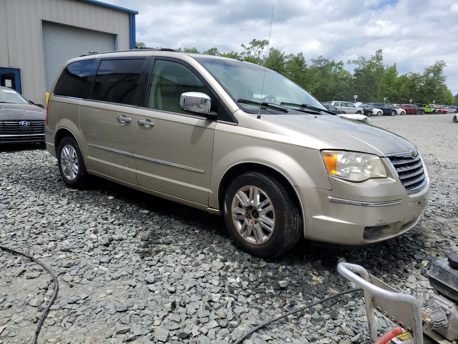 2A8HR64X98R149388 2008 Chrysler Town & Country Limited