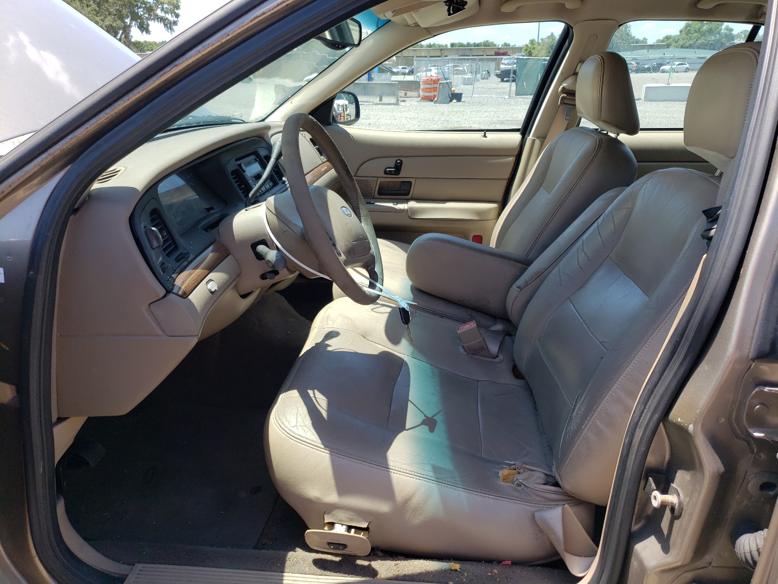 2FAFP74W74X170155 2004 Ford Crown Victoria Lx