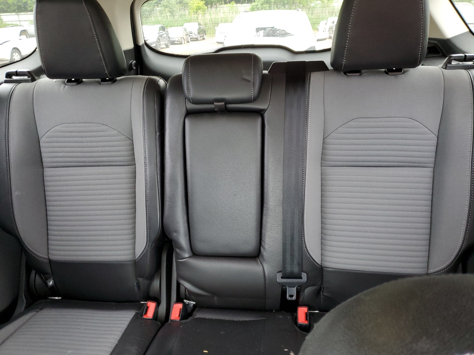 1FMCU9G94HUA06829 2017 Ford Escape Se