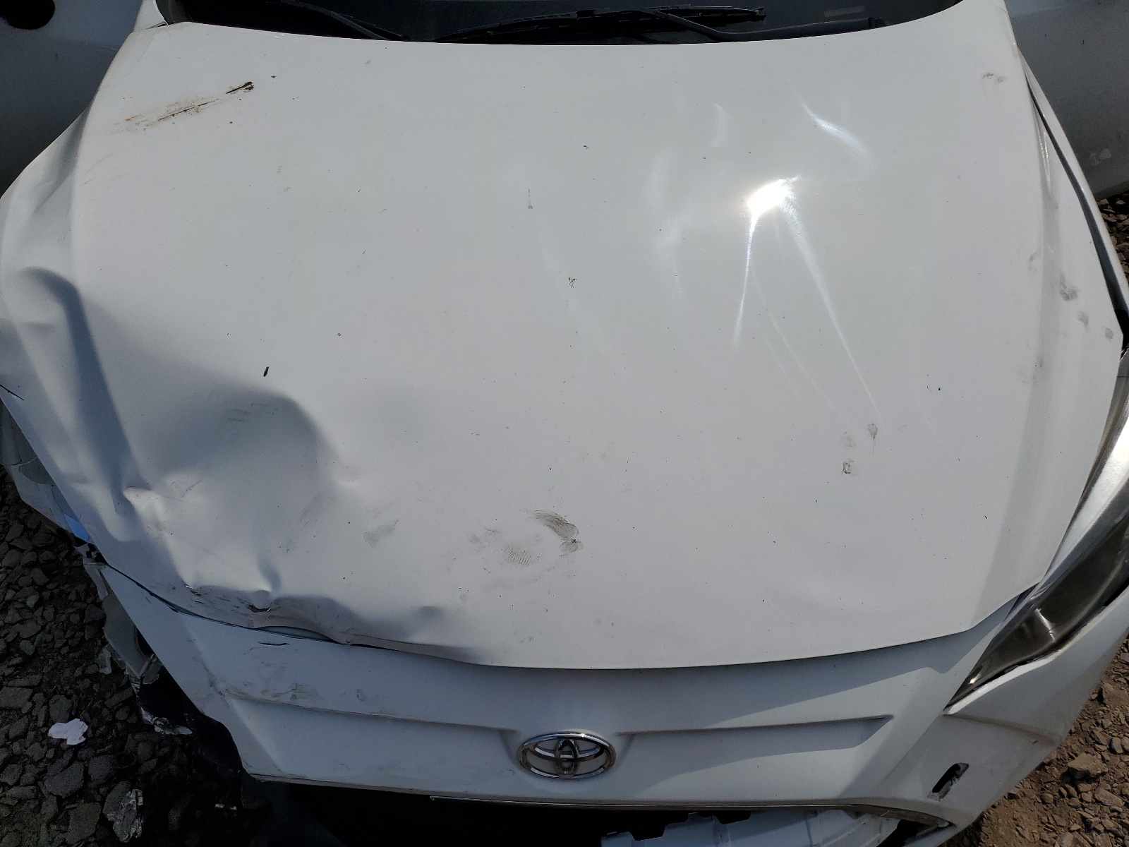 3MYDLBYVXKY506126 2019 Toyota Yaris L