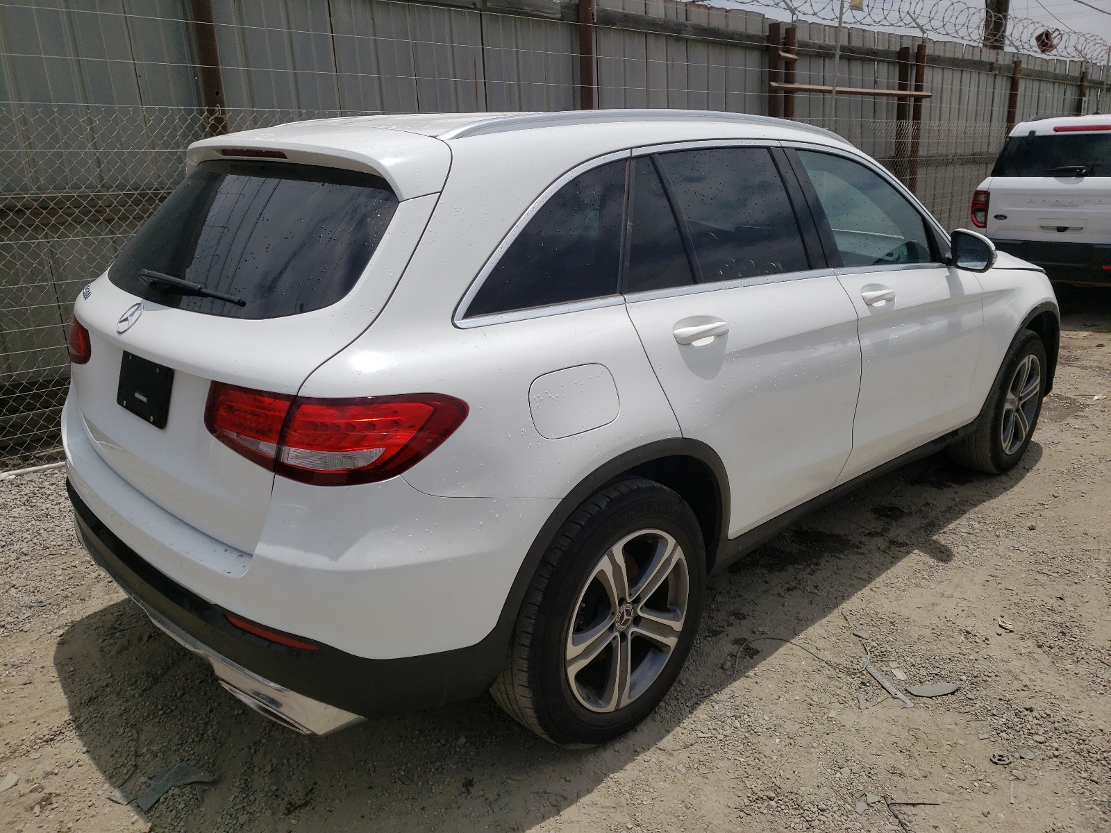 2019 Mercedes-Benz Glc 300 vin: WDC0G4JB2KV158200