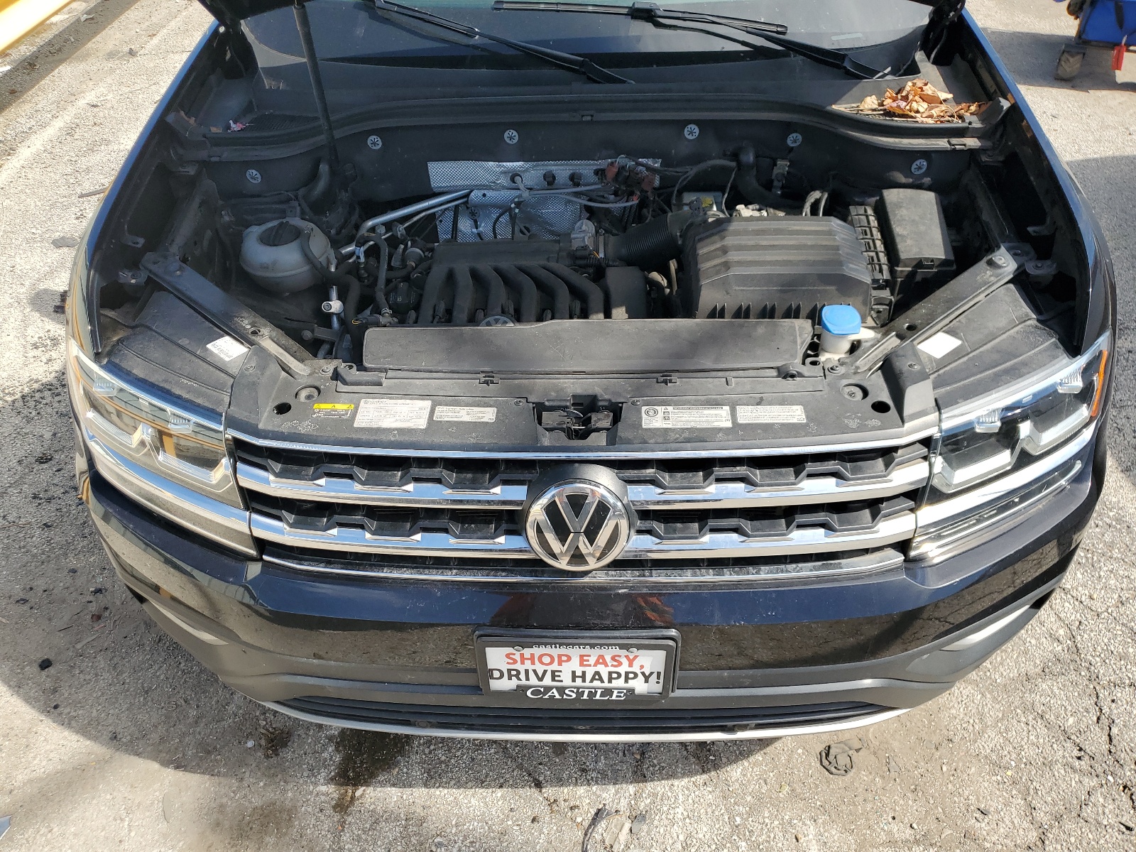 1V2NR2CA4JC513875 2018 Volkswagen Atlas Sel Premium