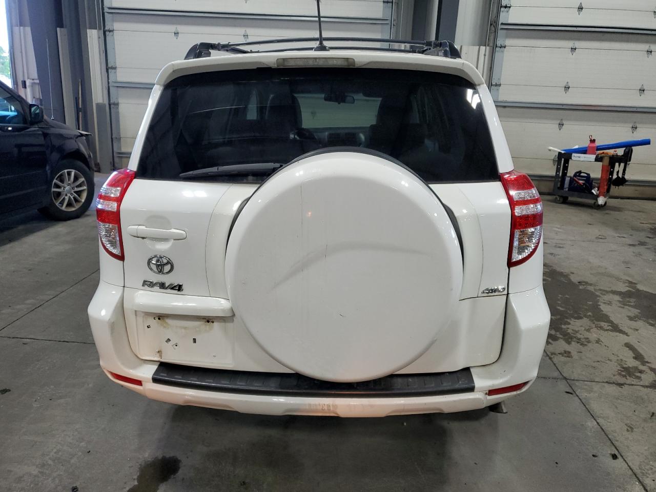 2T3BF4DV1BW105973 2011 Toyota Rav4