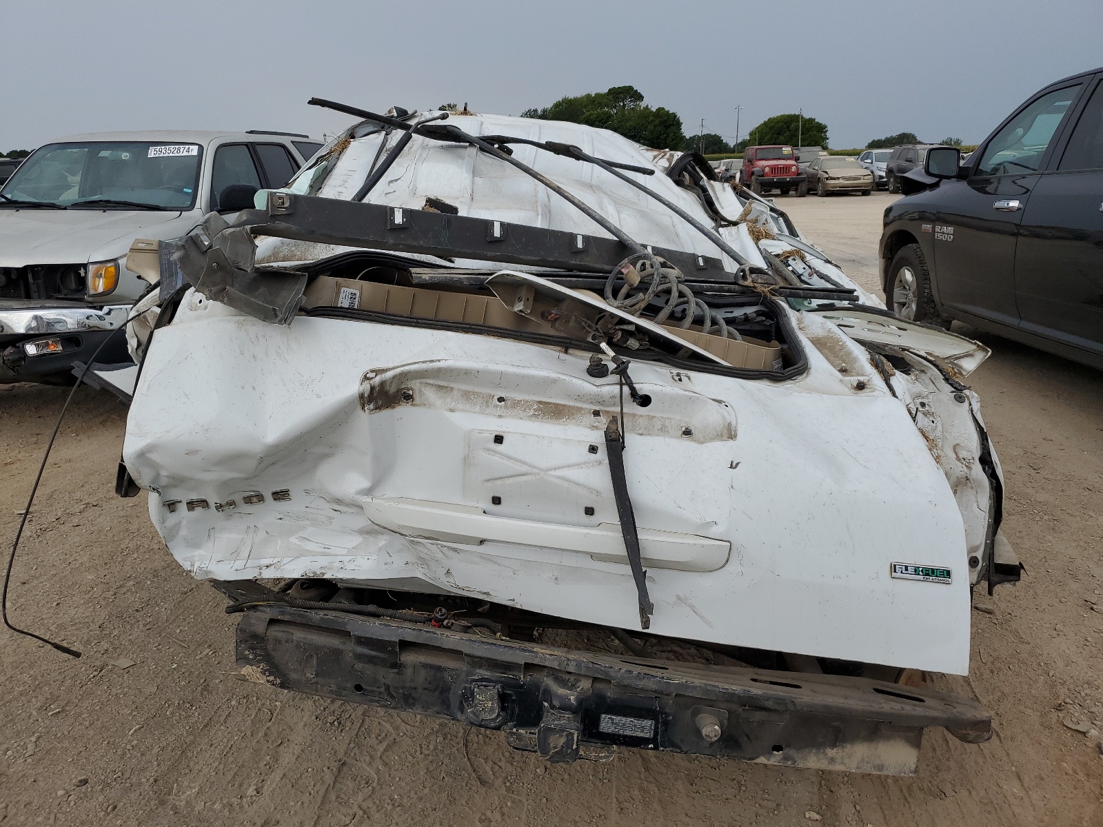 1GNSCBE07BR137379 2011 Chevrolet Tahoe C1500 Lt