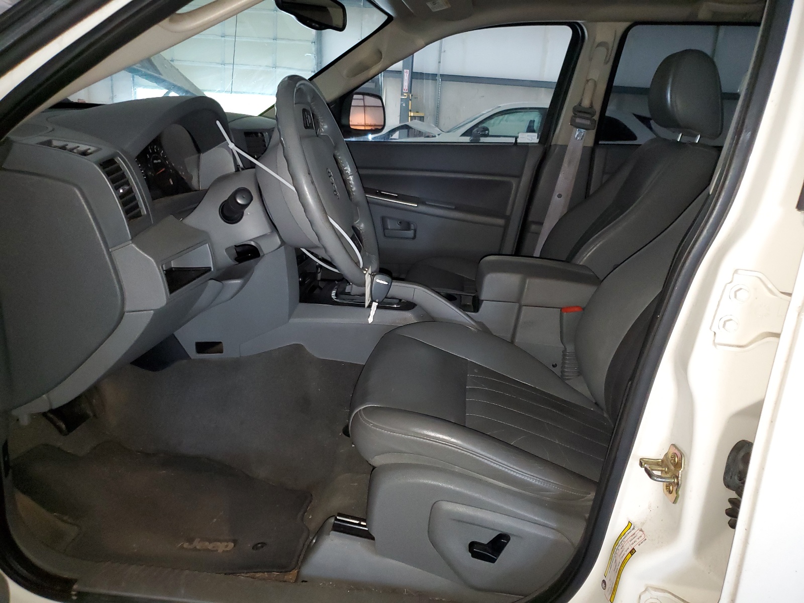 1J4HR48N96C137729 2006 Jeep Grand Cherokee Laredo