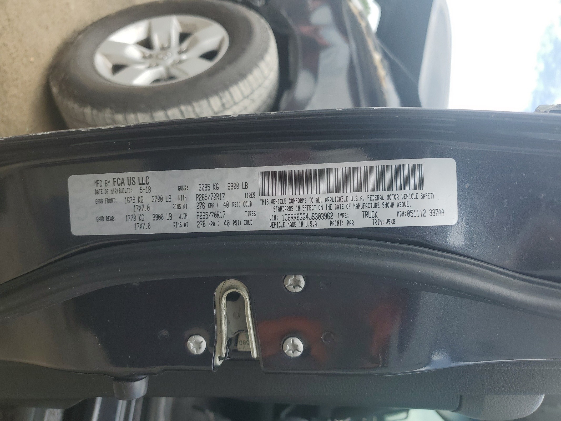 1C6RR6GG4JS303962 2018 Ram 1500 Slt