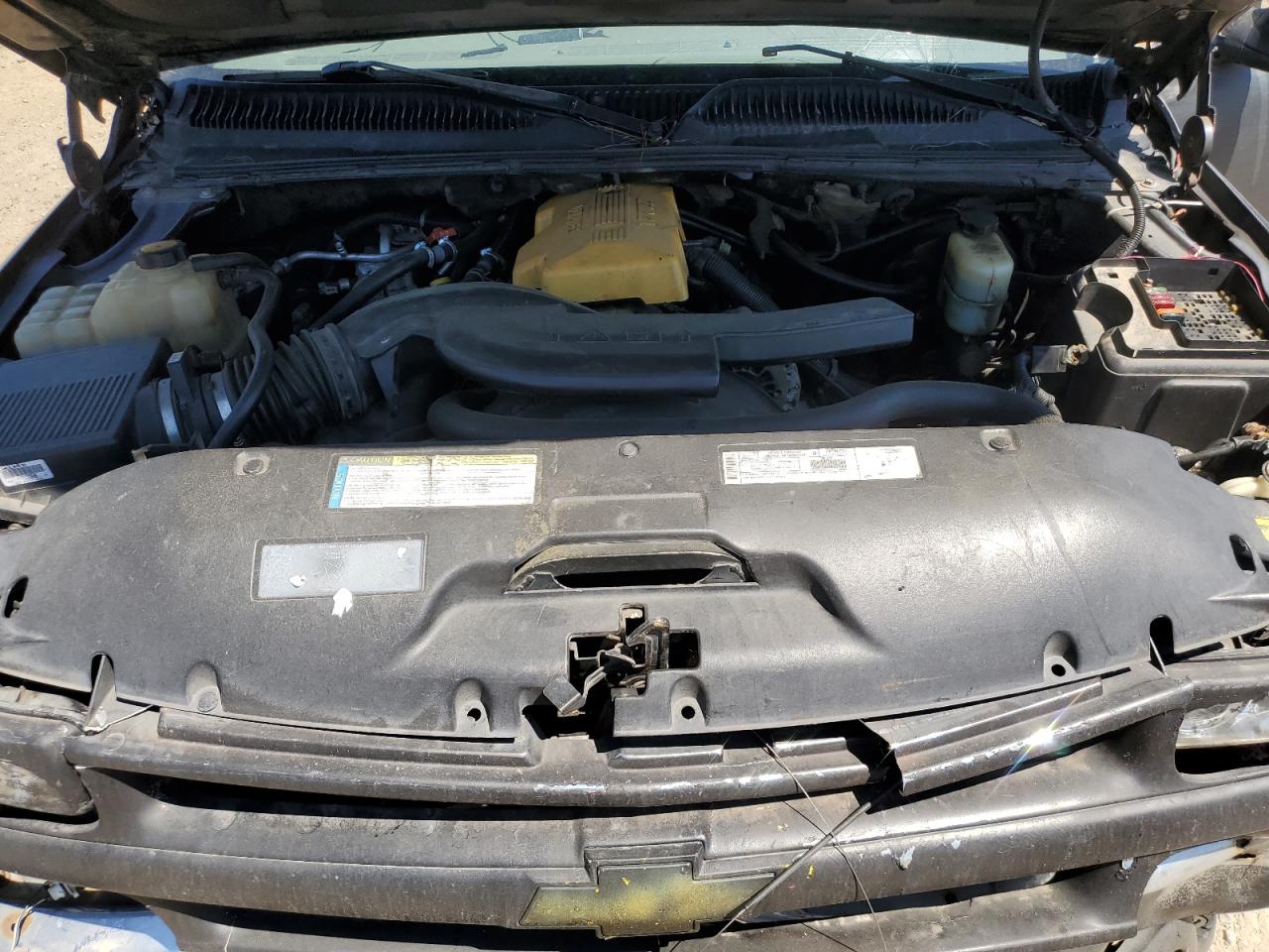 2000 Chevrolet Tahoe - Image 13