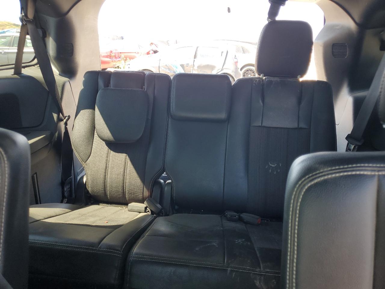 2015 Chrysler Town & Country S VIN: 2C4RC1HG5FR620167 Lot: 58052354