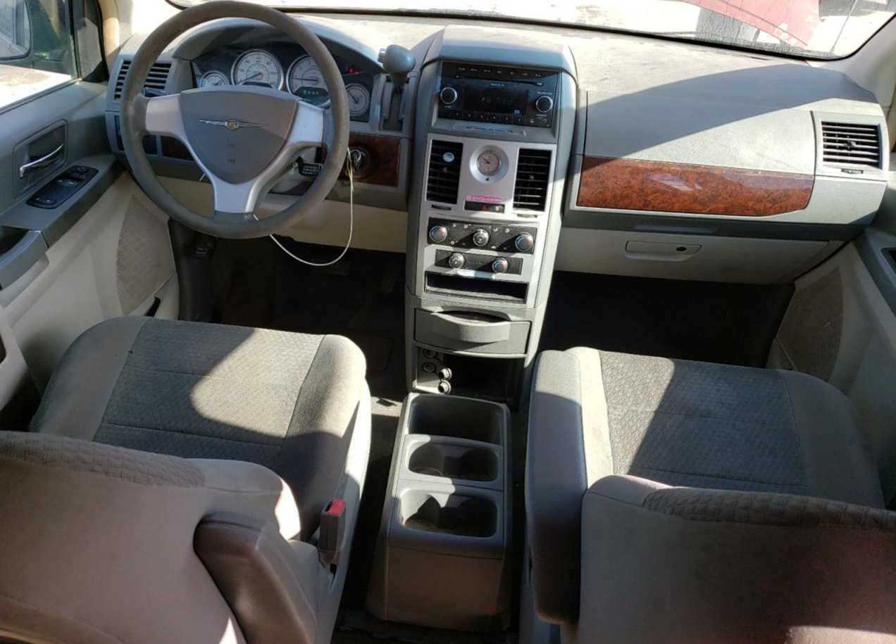 2A4RR2D18AR464019 2010 Chrysler Town & Country Lx