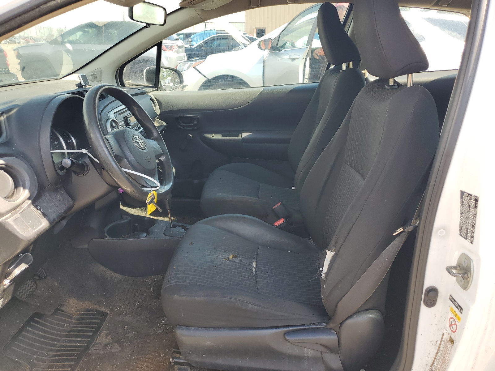 VNKJTUD33EA008769 2014 Toyota Yaris