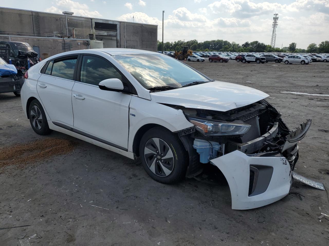 VIN KMHC75LC5JU090537 2018 HYUNDAI IONIQ no.4