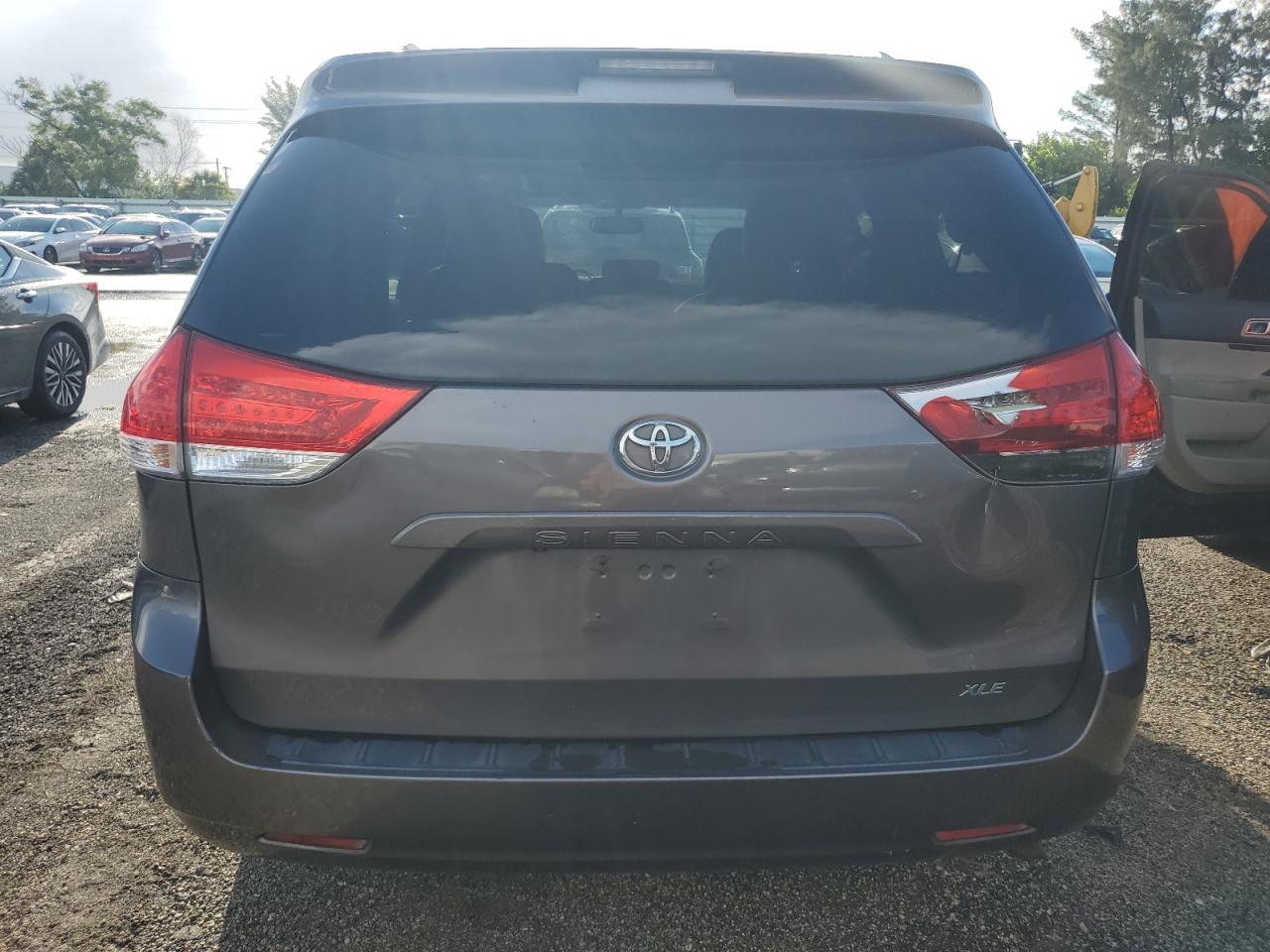 VIN 5TDYK3DC1DS337296 2013 TOYOTA All Models no.6