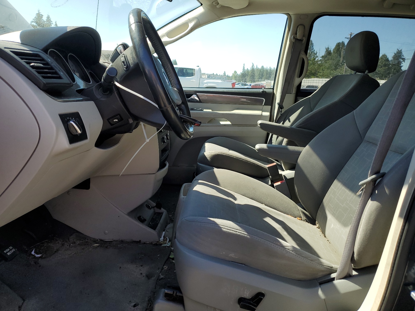 2V8HW34169R501357 2009 Volkswagen Routan Se