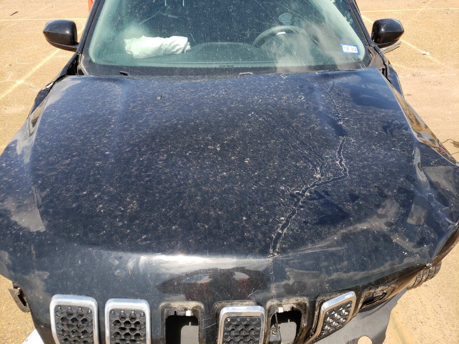 1C4PJLCB1KD220978 2019 Jeep Cherokee Latitude