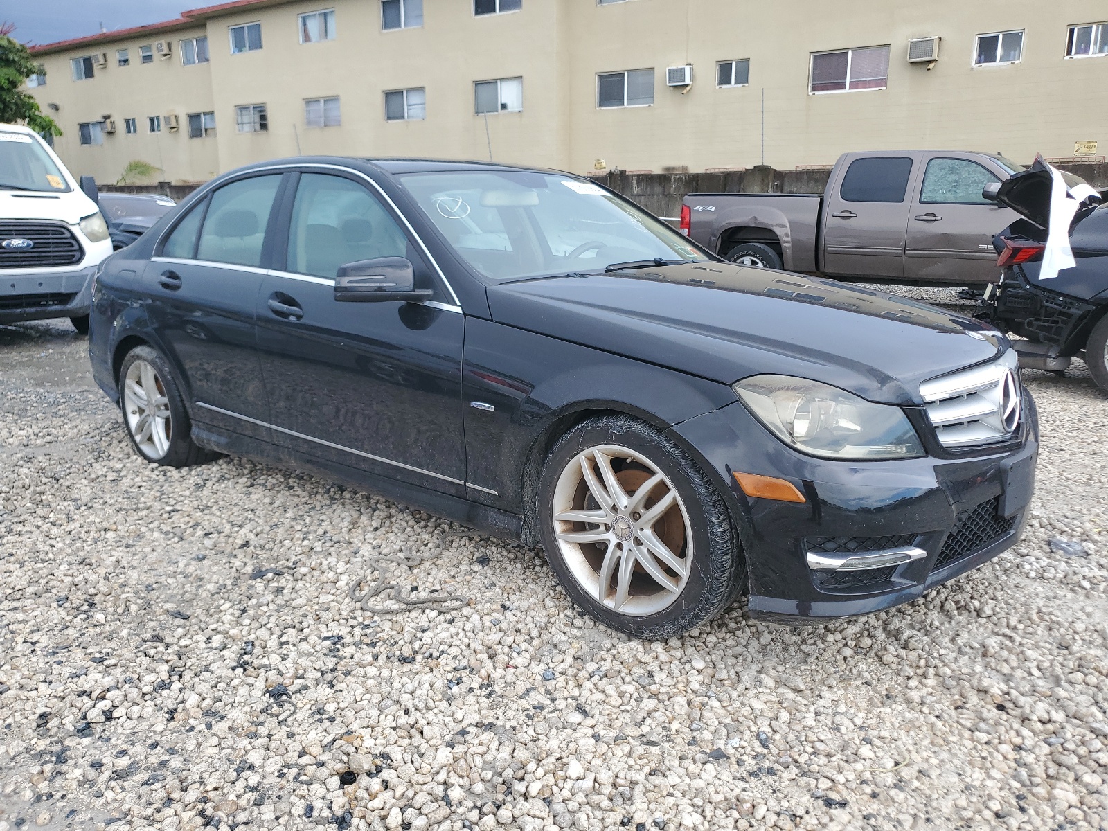 2012 Mercedes-Benz C 250 vin: WDDGF4HB9CA629321