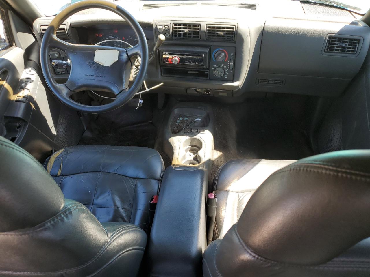 1996 GMC Jimmy VIN: 1GKDT13W3T2542379 Lot: 61038764