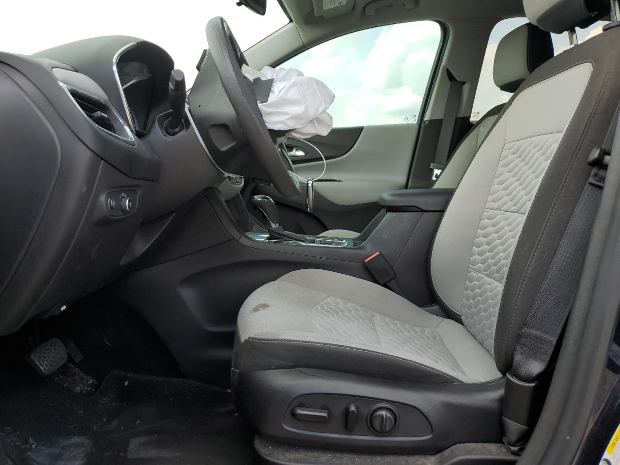 2020 Chevrolet Equinox - Image 7