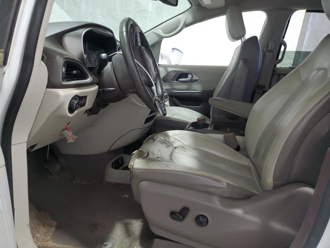 2018 Chrysler Pacifica Touring L VIN: 2C4RC1BGXJR141504 Lot: 61331384