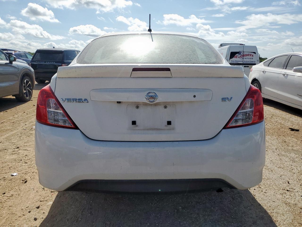 2019 Nissan Versa S VIN: 3N1CN7AP7KL869870 Lot: 62472105