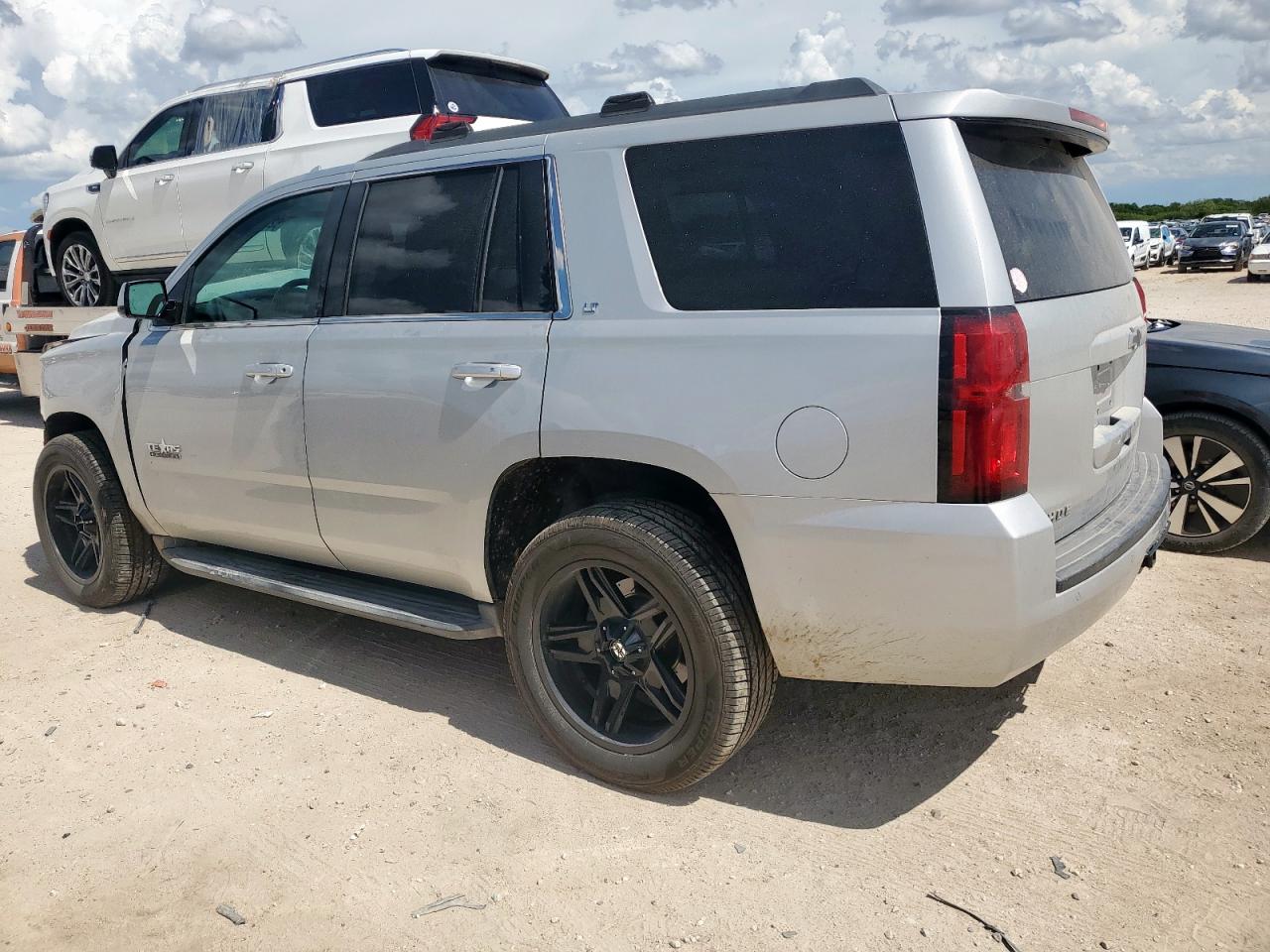 CHEVROLET TAHOE 2016 VIN 1GNSCBKC6GR249418 фото 2