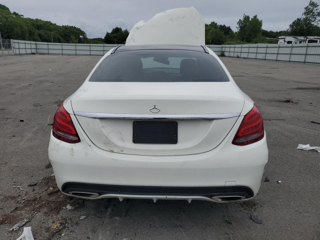 2016 Mercedes-Benz C 300 4Matic VIN: 55SWF4KB1GU124318 Lot: 62408445