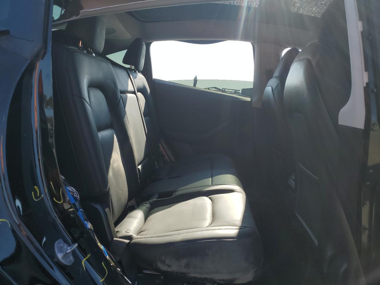 2020 Tesla Model Y VIN: 5YJYGDEF4LF038470 Lot: 61254555