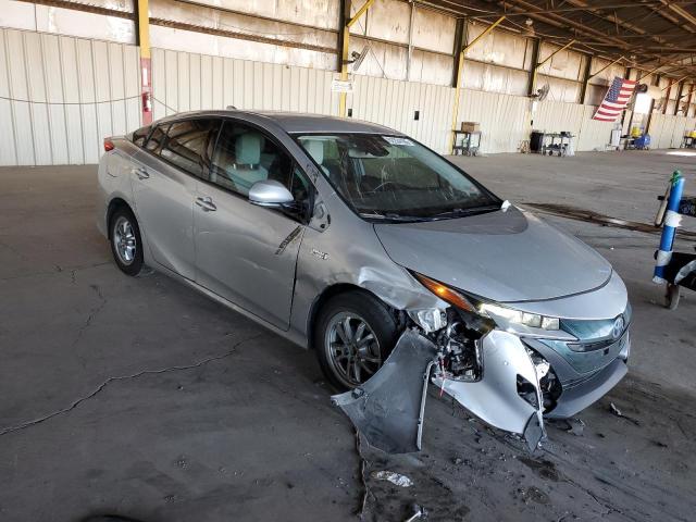  TOYOTA PRIUS 2018 Серебристый