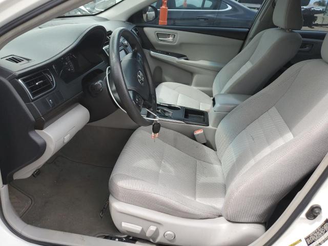 Седаны TOYOTA CAMRY 2015 Белы