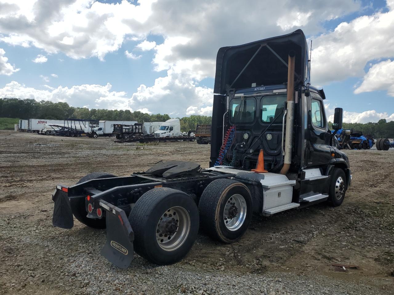 1FUJGEDR1HLHZ7967 FREIGHTLINER ALL OTHER 2017