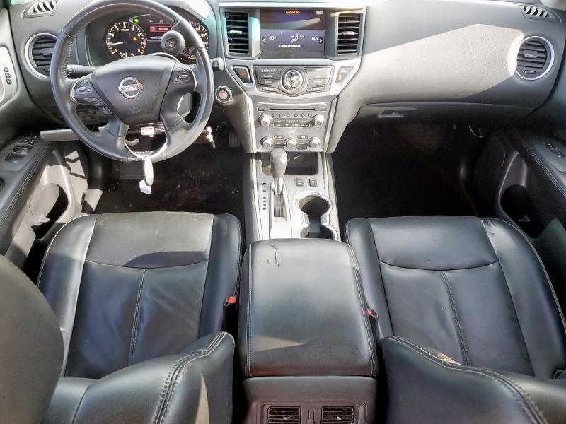  NISSAN PATHFINDER 2017 Srebrny
