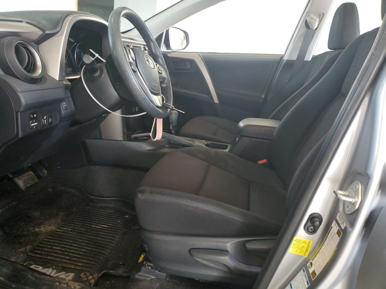 JTMBFREV1JJ215270 TOYOTA RAV4 2018