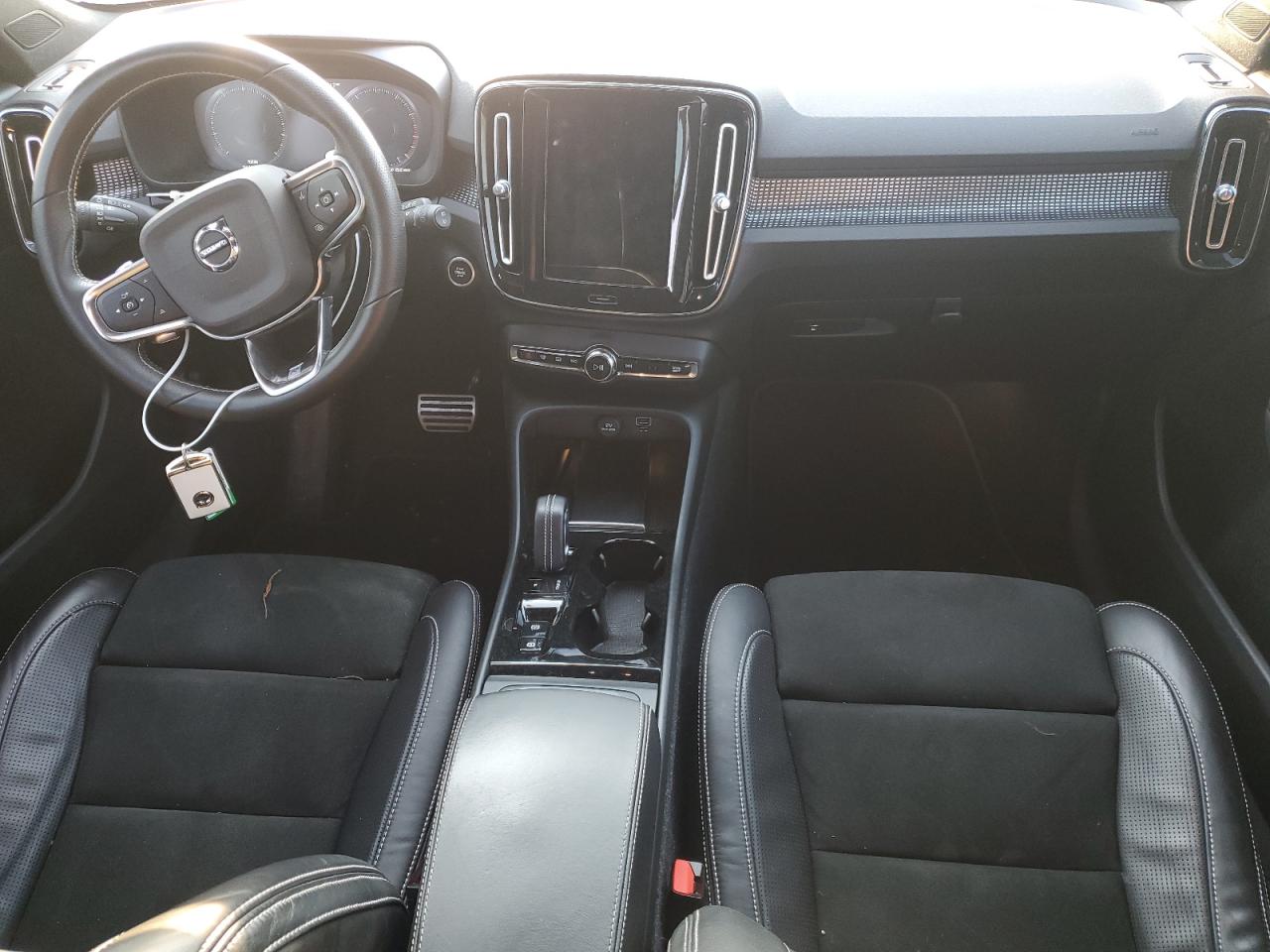 2020 Volvo Xc40 T5 R-Design VIN: YV4162UMXL2347515 Lot: 59287855