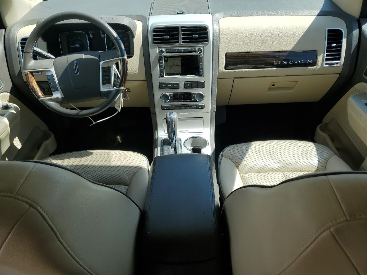 2010 Lincoln Mkx VIN: 2LMDJ8JC5ABJ19989 Lot: 62888235