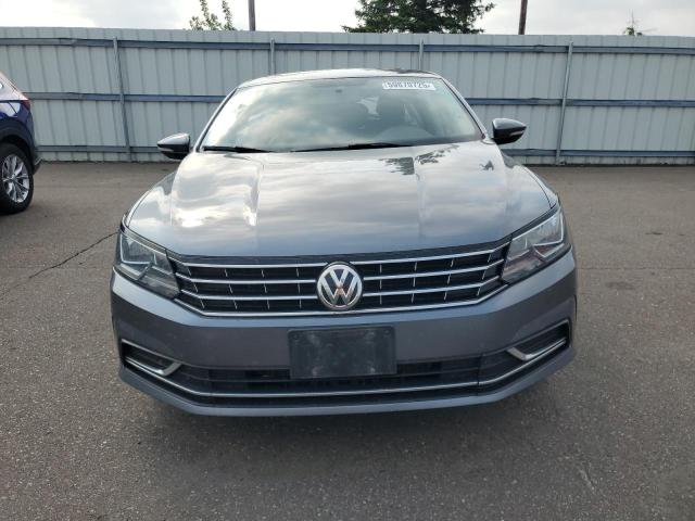  VOLKSWAGEN PASSAT 2017 Серый