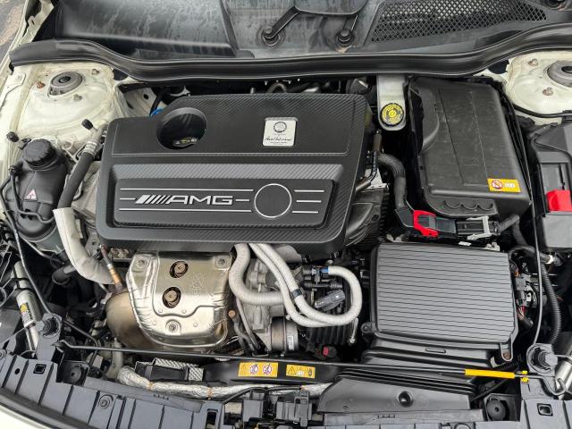 Crossovers MERCEDES-BENZ GLA-CLASS 2015 Biały