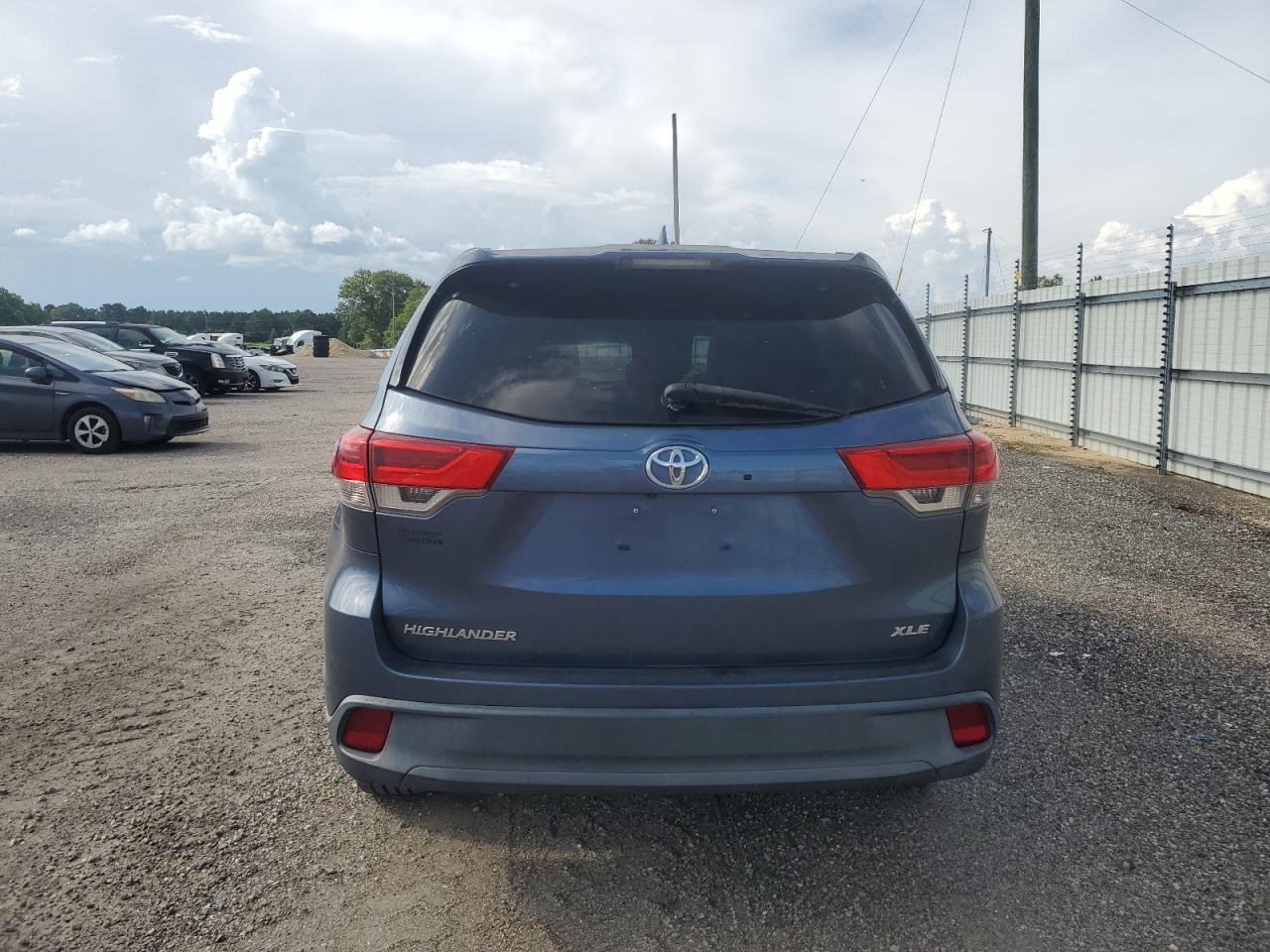 2017 Toyota Highlander Se VIN: 5TDKZRFH4HS215440 Lot: 61373345