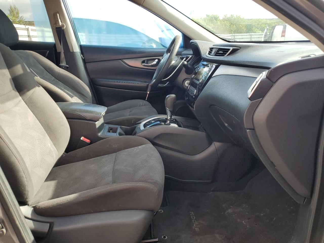 KNMAT2MT8GP731675 NISSAN ROGUE 2016
