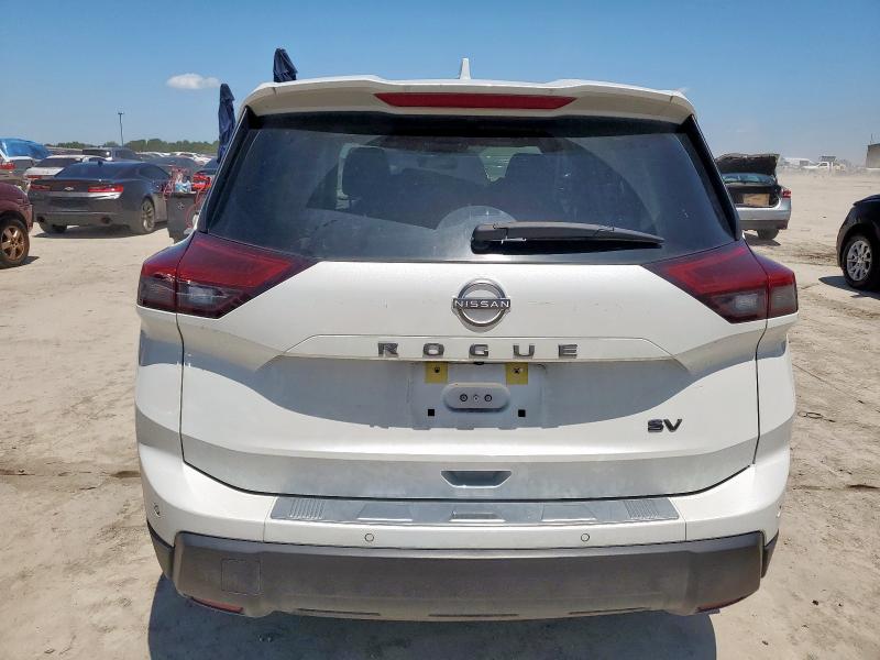  NISSAN ROGUE 2024 White