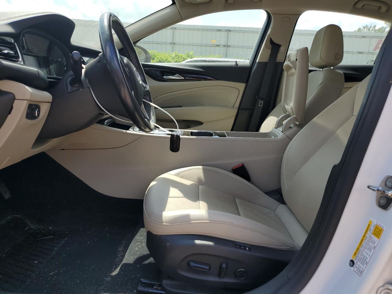 2019 Buick Regal Essence VIN: W04GP6SX5K1011235 Lot: 61972785