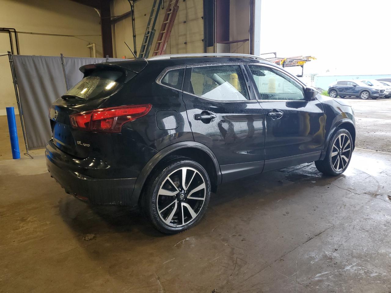 JN1BJ1CR6HW139468 NISSAN ROGUE 2017