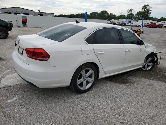 Sedans VOLKSWAGEN PASSAT 2014 Biały