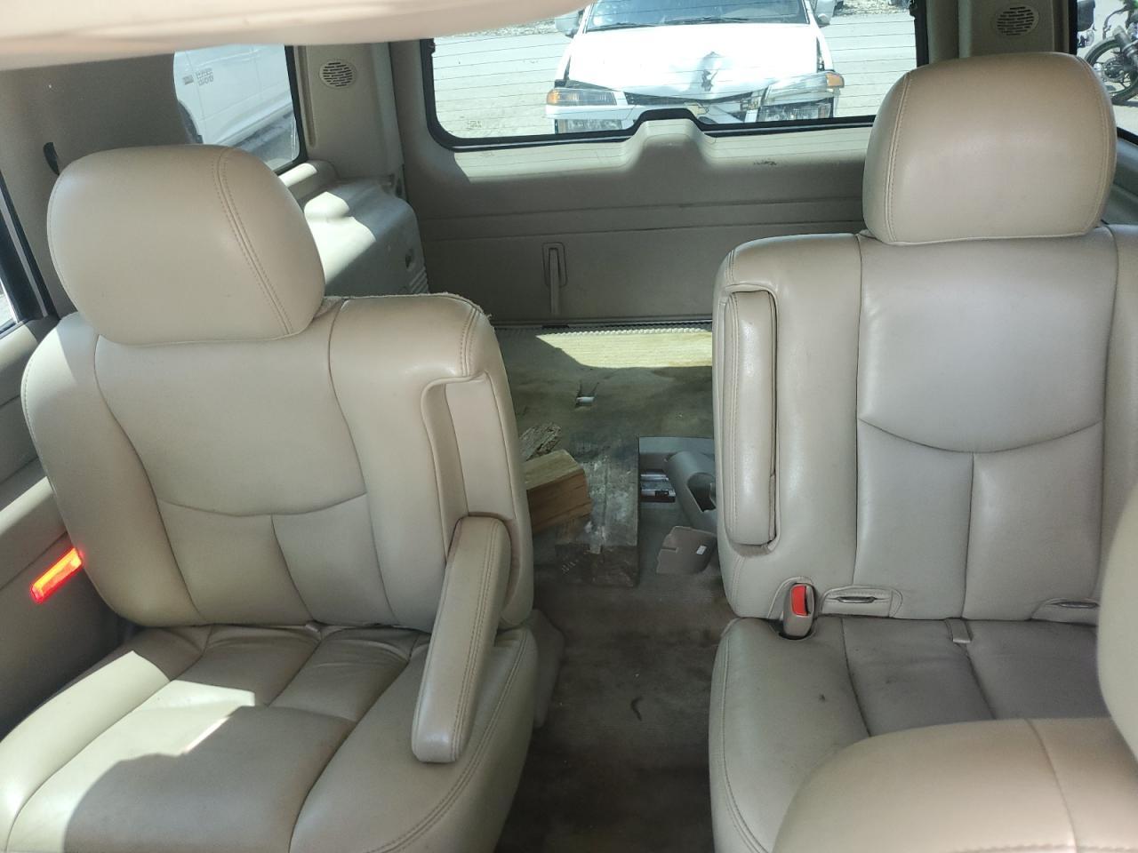 2005 Chevrolet Tahoe K1500 VIN: 1GNEK13T95R238838 Lot: 61444175