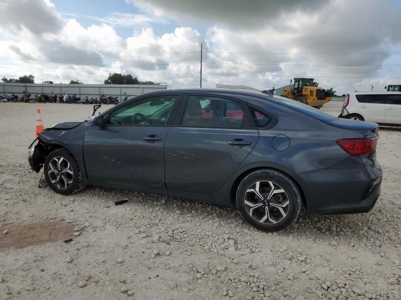 KIA FORTE 2021 VIN 3KPF24AD2ME289411 фото 2