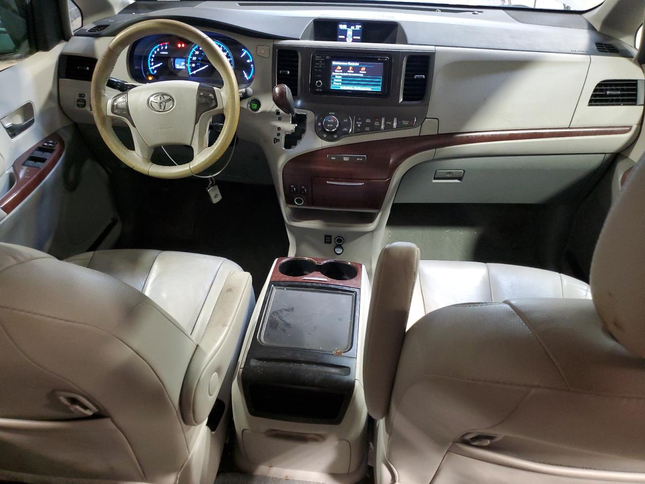 2012 Toyota Sienna Xle VIN: 5TDYK3DC5CS261256 Lot: 62870705