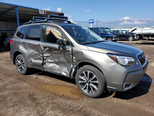  SUBARU FORESTER 2017 Gold