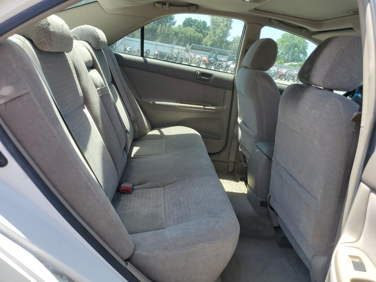 2002 Toyota Camry Le VIN: 4T1BE32K52U071065 Lot: 61108335