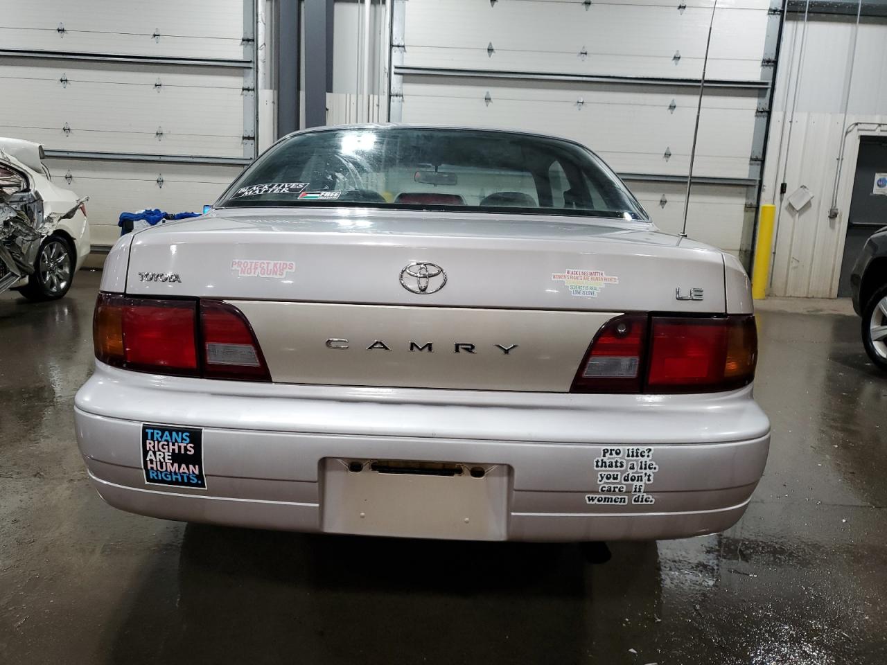 TOYOTA CAMRY 1996 VIN 4T1CG12K2TU653032 zdjęcie 6