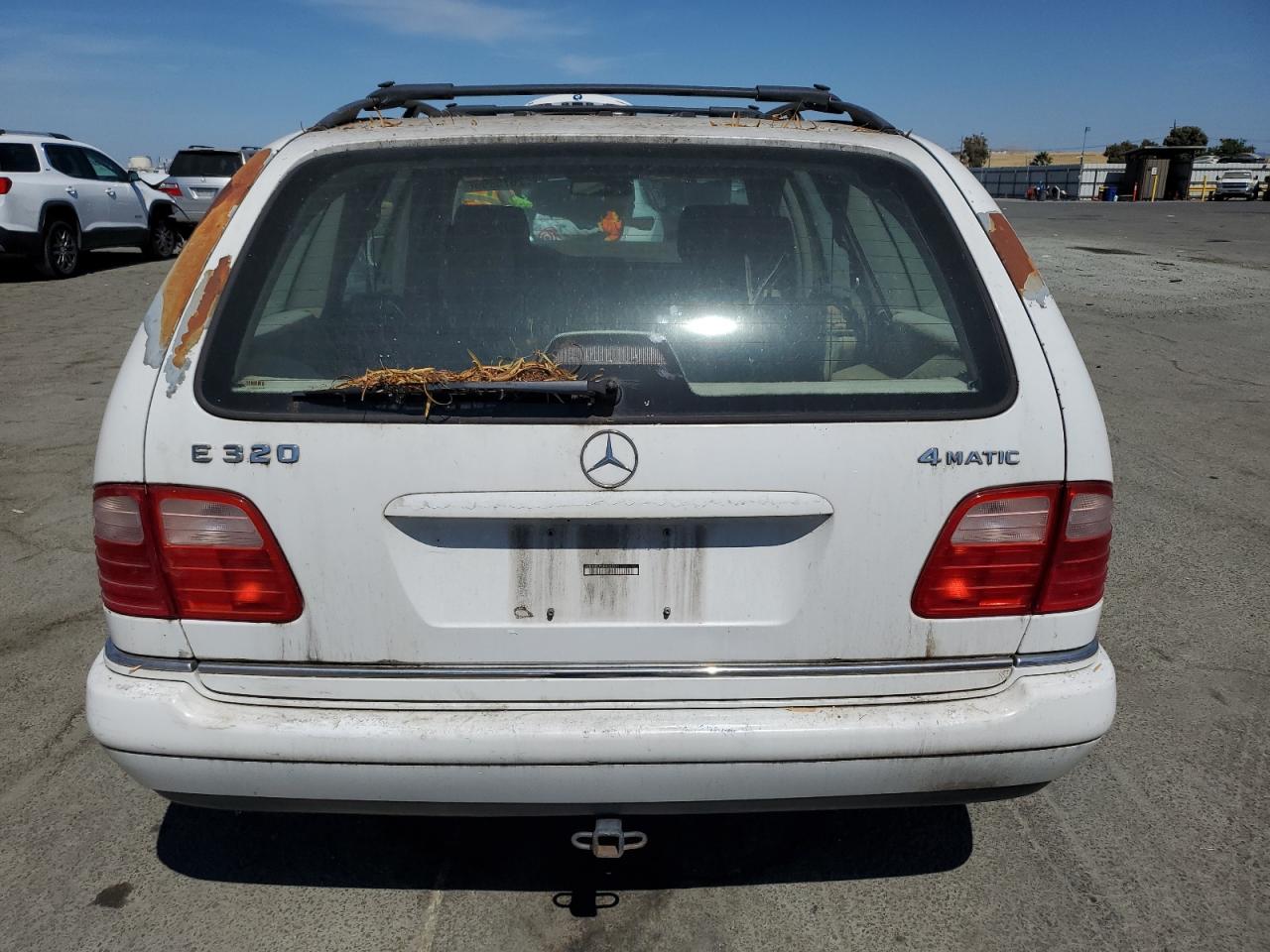 1999 Mercedes-Benz E 320 4Matic VIN: WDBJH82F0XX022271 Lot: 62675895