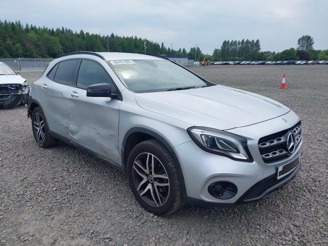 2019 MERCEDES BENZ GLA 180 UR