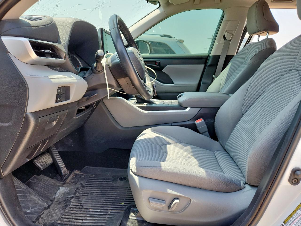 2022 Toyota Highlander L VIN: 5TDBZRBH1NS592664 Lot: 60937625